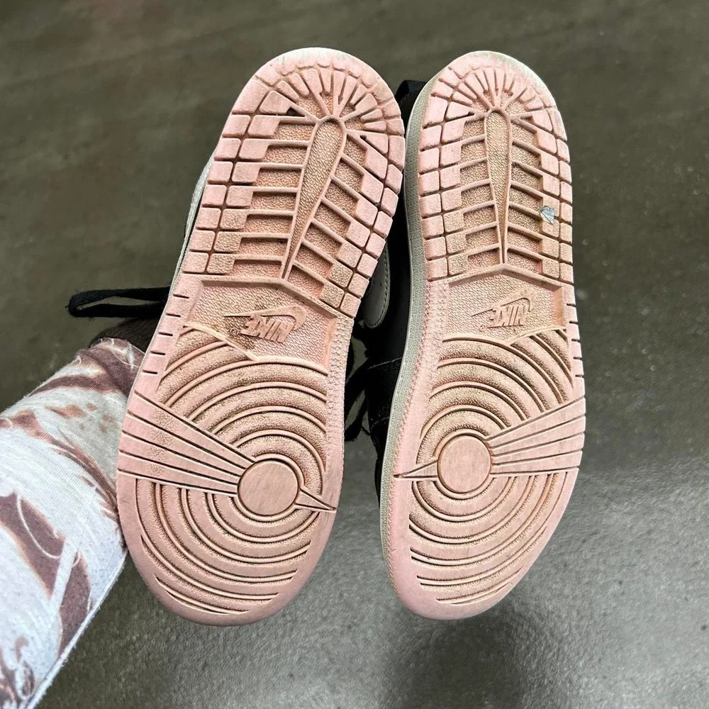Jordan 1‎ Mid Arctic Pink Black Size 2.5 Youth Women's 4 Sneaker